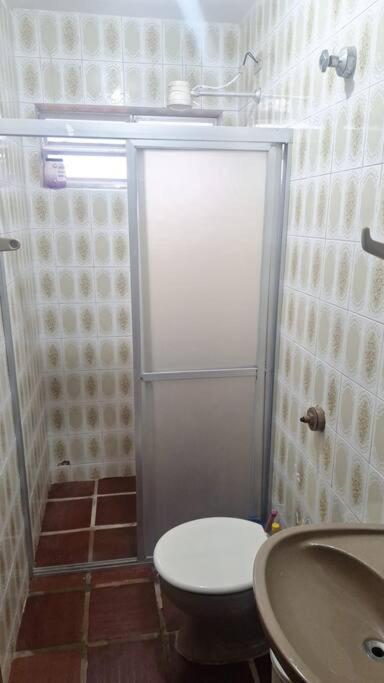 Quarto Para Quatro Pessoas A Duas Quadras Da Praia - Balneario Saint Etienne - Matinhos Εξωτερικό φωτογραφία