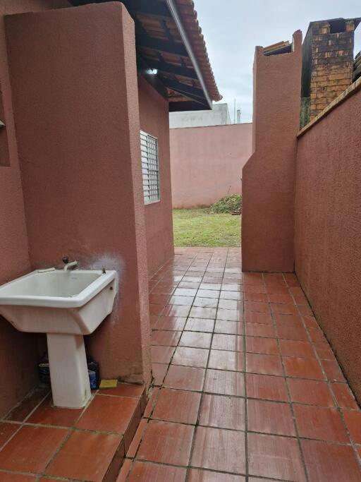 Quarto Para Quatro Pessoas A Duas Quadras Da Praia - Balneario Saint Etienne - Matinhos Εξωτερικό φωτογραφία